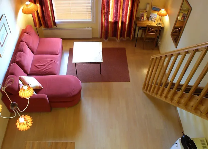 Lapland Sirkantaehti ليفي