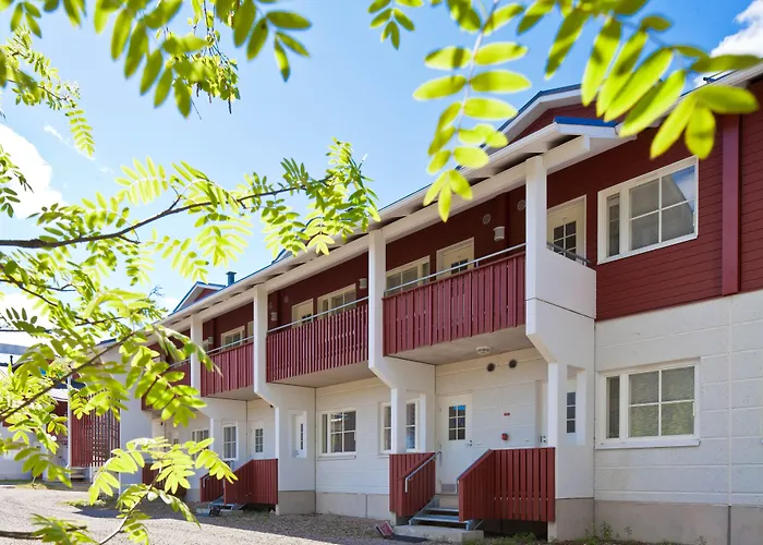 Lapland Sirkantaehti 4* ليفي